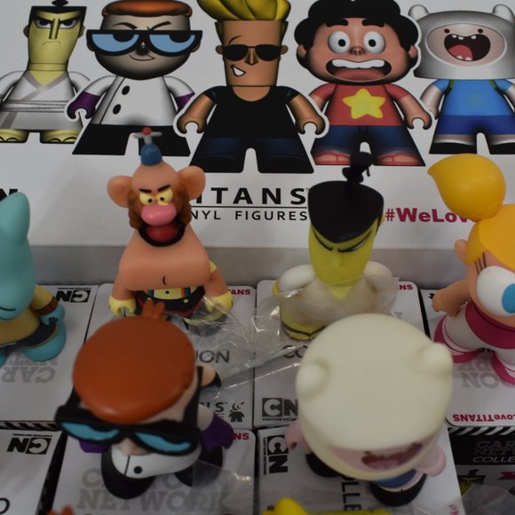 Titans The Cartoon Network 3" Vinyl Figures Complete Set of 16 In Display Box - Picture 8 of 16